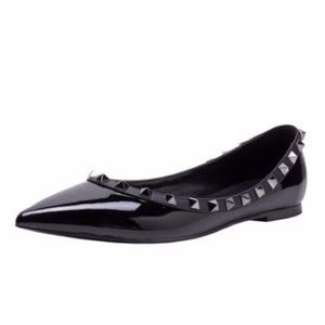 Kaitlyn Pan Pointed Toe Studded Leather Flats NEW